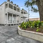 Fabulous With Views Apartment *