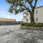 Fabulous With Views Apartment