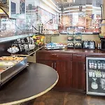 St Charles Coach House, An Ascend Collection Hotel 5*