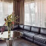St Charles Coach House, An Ascend Collection Hotel 5*