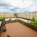 Stylish 4Br Condo In Downtown By Hosteeva