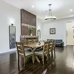 Stylish 4Br Condo In Downtown By Hosteeva