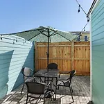 Nola Apartment