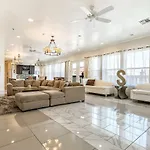 Spacious 3br Luxury Penthouse With Balcony Apartment New Orleans
