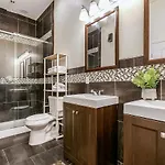 Spacious 3br Luxury Penthouse With Balcony Apartment