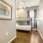 Apartment Inviting 3br Steps From St Charles Ave