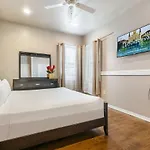 Inviting 3br Steps From St Charles Ave Apartment New Orleans