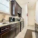 Apartment Inviting 3br Steps From St Charles Ave