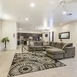 Inviting 3br Steps From St Charles Ave Apartment