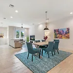 Mid Fully Furnished Townhouse Holiday home *