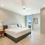 Mid Fully Furnished Townhouse Holiday home