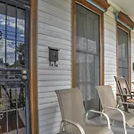 Walk To River, Tram & Zoo: Classic Nola Home!