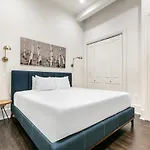 1 And 2 Bedroom Private Steps Away From French Quarter Aparthotel New Orleans