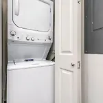 1 And 2 Bedroom Private Steps Away From French Quarter Aparthotel 5*