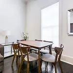1 And 2 Bedroom Private Steps Away From French Quarter Aparthotel