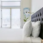 1 And 2 Bedroom Private Steps Away From French Quarter Aparthotel