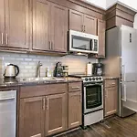 1 And 2 Bedroom Private Steps Away From French Quarter 5*