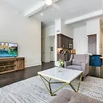 1 And 2 Bedroom Private Steps Away From French Quarter Aparthotel