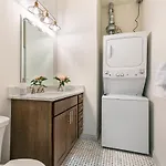 1 And 2 Bedroom Private Steps Away From French Quarter