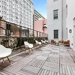 1 And 2 Bedroom Private Steps Away From French Quarter Aparthotel