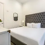 1 And 2 Bedroom Private Steps Away From French Quarter