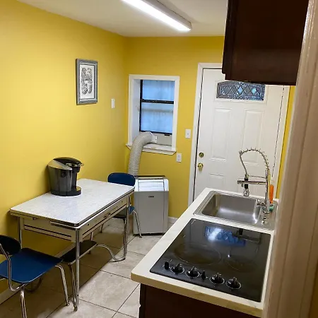 Comfortable Crash Pad New Orleans