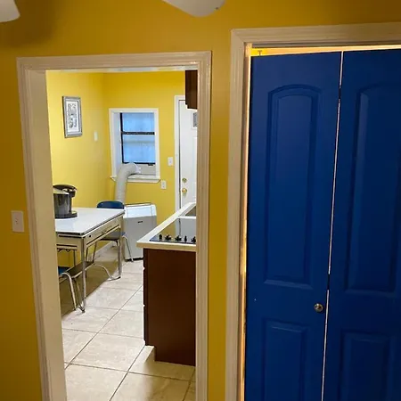 Apartment Comfortable Crash Pad New Orleans