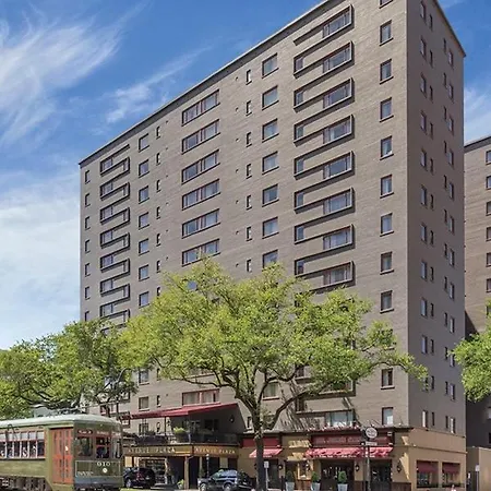 Club Wyndham Avenue Plaza Hotel