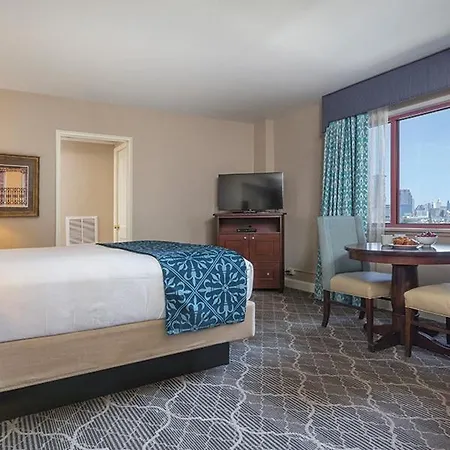 Club Wyndham Avenue Plaza Hotel 3*