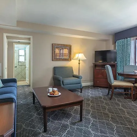 Club Wyndham Avenue Plaza Hotel