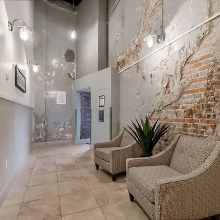 Stylish In The Heart Of Downtown *