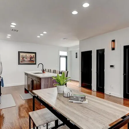 Onyx Apartment