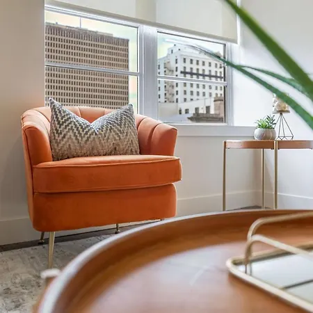 Modern 1br In California Building Apartment *