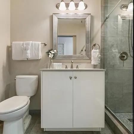 Charming Near French Quarter Apartment