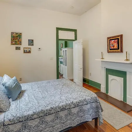 Cute And Cozy 2bd Steps From St Claude Avenue