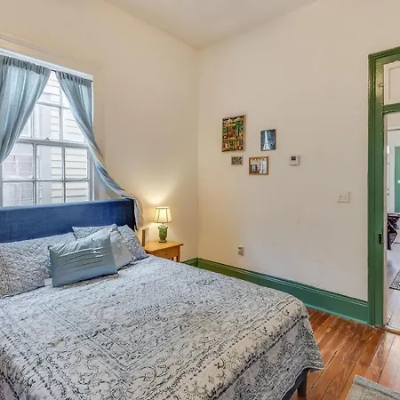Cute And Cozy 2bd Steps From St Claude Avenue *