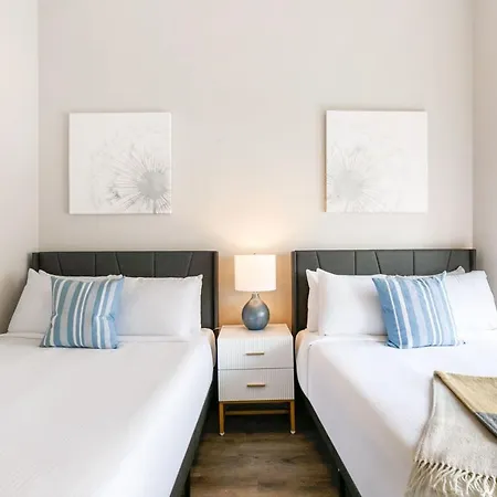 Mardi Gras Condos-nola's 4br Elegance Apartment New Orleans