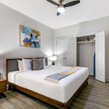 Mardi Gras Condos-nola's 4br Elegance New Orleans