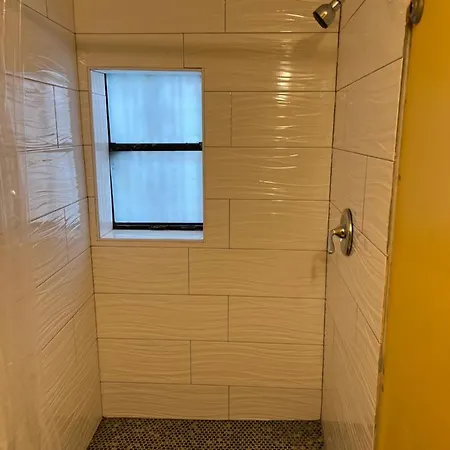 Comfortable Crash Pad Apartment New Orleans