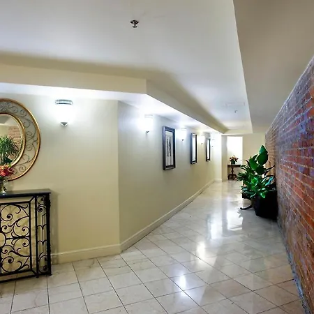 Beautiful Unit At The Heart Of Bourbon Street 4*