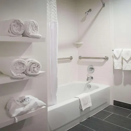 Aparthotel Beautiful Unit At The Heart Of Bourbon Street New Orleans