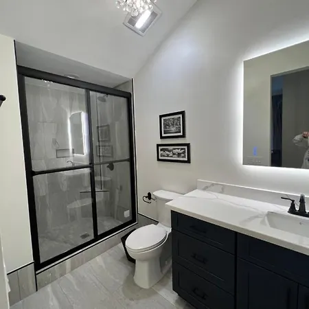 New Two Bedroom In Apartment New Orleans
