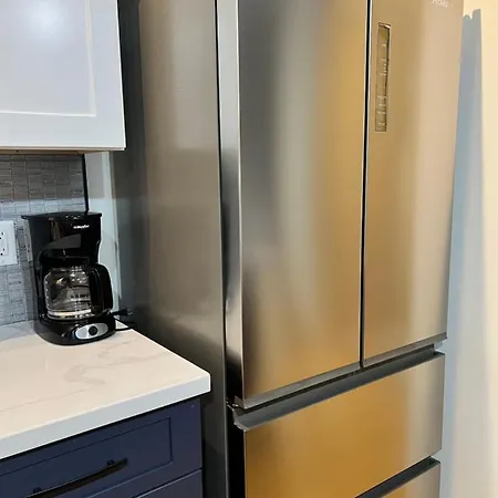 New Two Bedroom In Apartment *