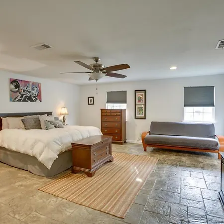 7 Mi To French Quarter Nola Abode With Theater Holiday home *