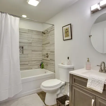 7 Mi To French Quarter Nola Abode With Theater Holiday home