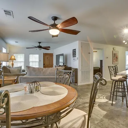 7 Mi To French Quarter Nola Abode With Theater Holiday home