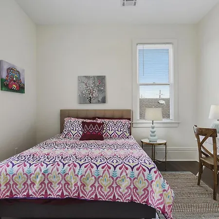 Retreat On Burgundy * New Orleans