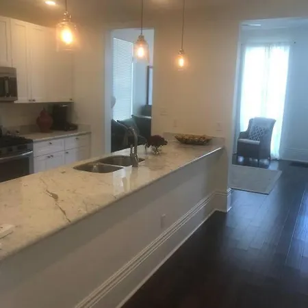 The Retreat On Burgandy. Holiday home New Orleans