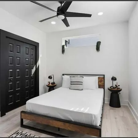Short Term Apartment *