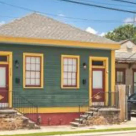 Superb Uptown Location Washer/dryer New Orleans